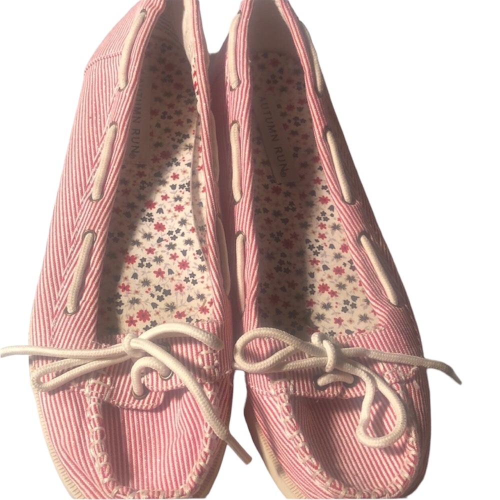 Woman’s striped fall slip on summer flats size 9 m